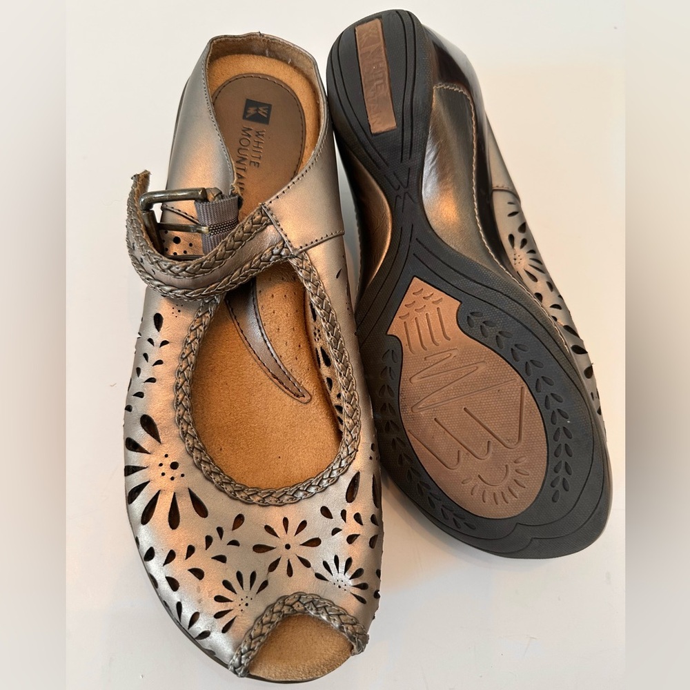 WHITE MOUNTAIN Sandal Leather Platform Bronze Metallic Cut Outs Sz 9M